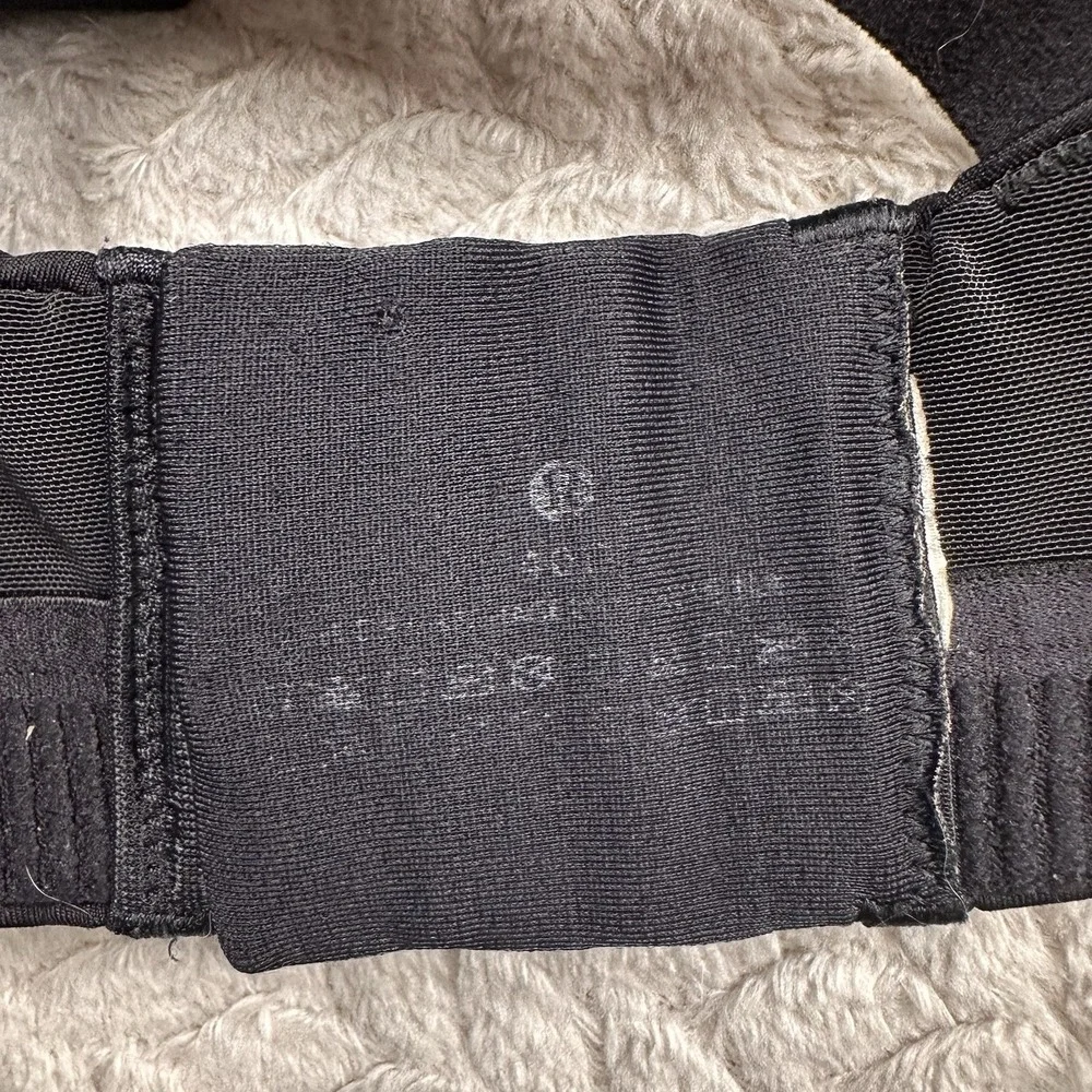 Lululemon Energy Bra High Support Black Size 40D Athletic Cups Adjustable